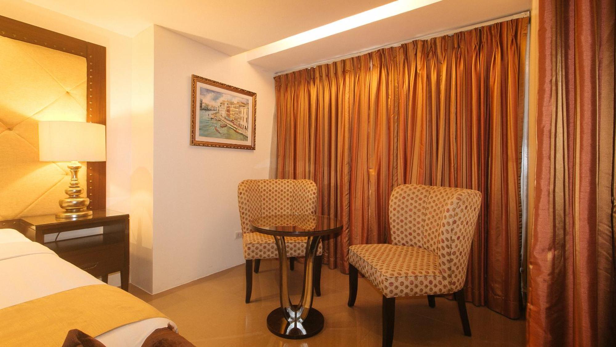 Torre Venezia Suites Quezon City Exterior photo