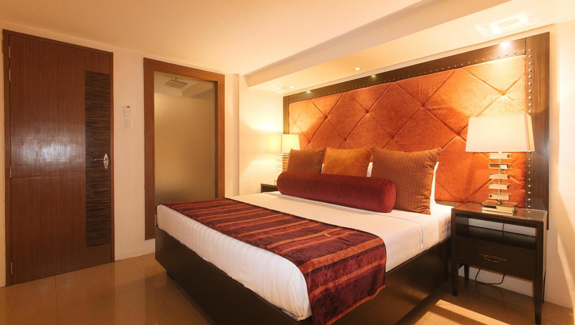Torre Venezia Suites Quezon City Exterior photo