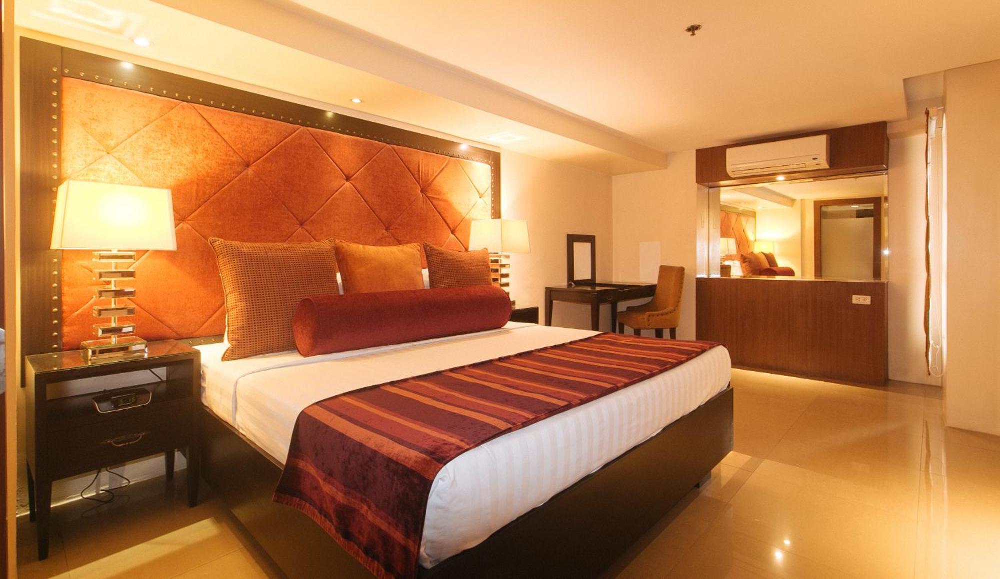 Torre Venezia Suites Quezon City Exterior photo