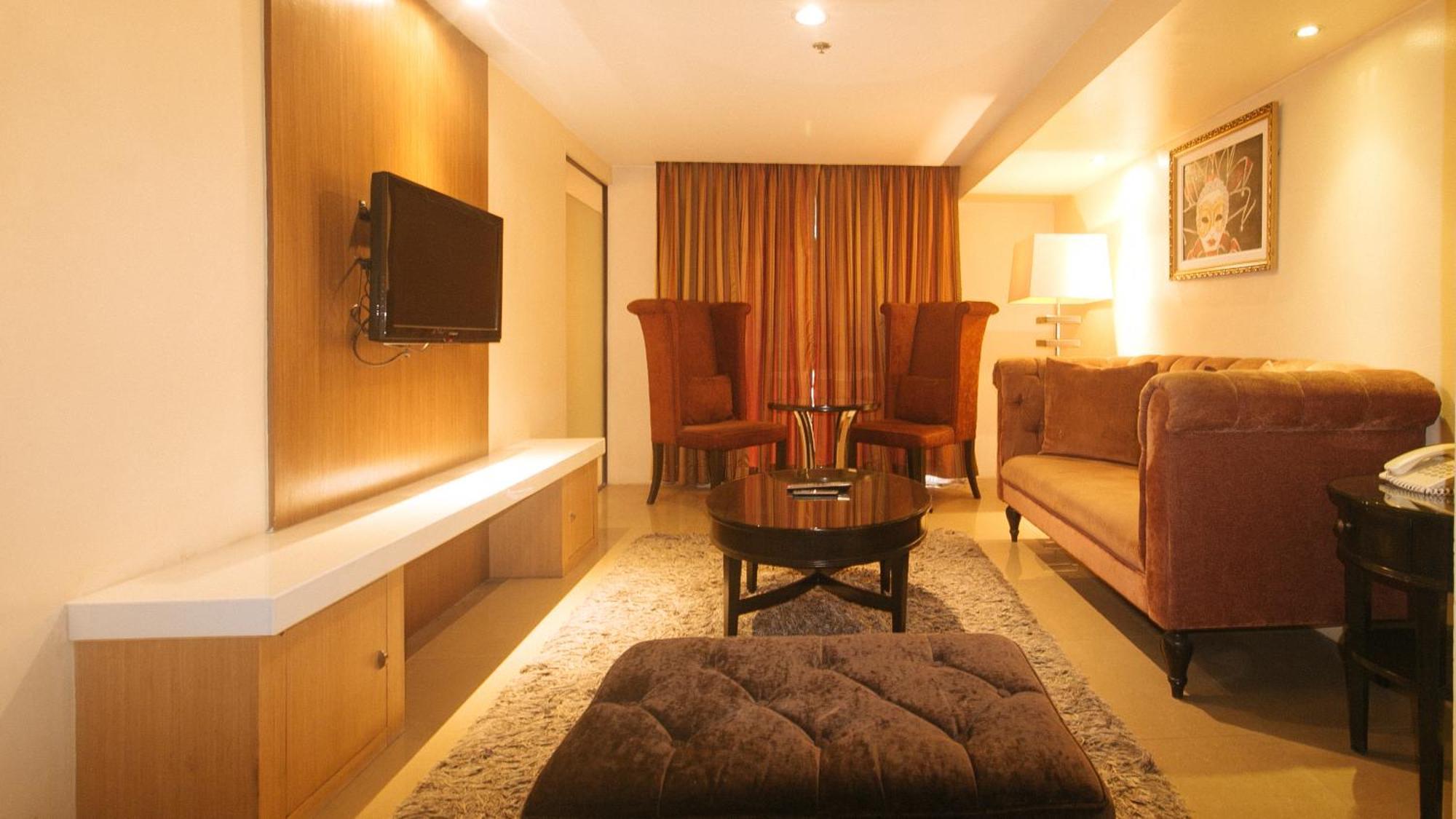 Torre Venezia Suites Quezon City Exterior photo