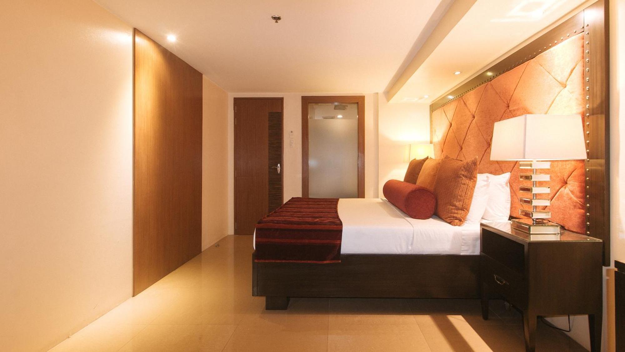 Torre Venezia Suites Quezon City Exterior photo