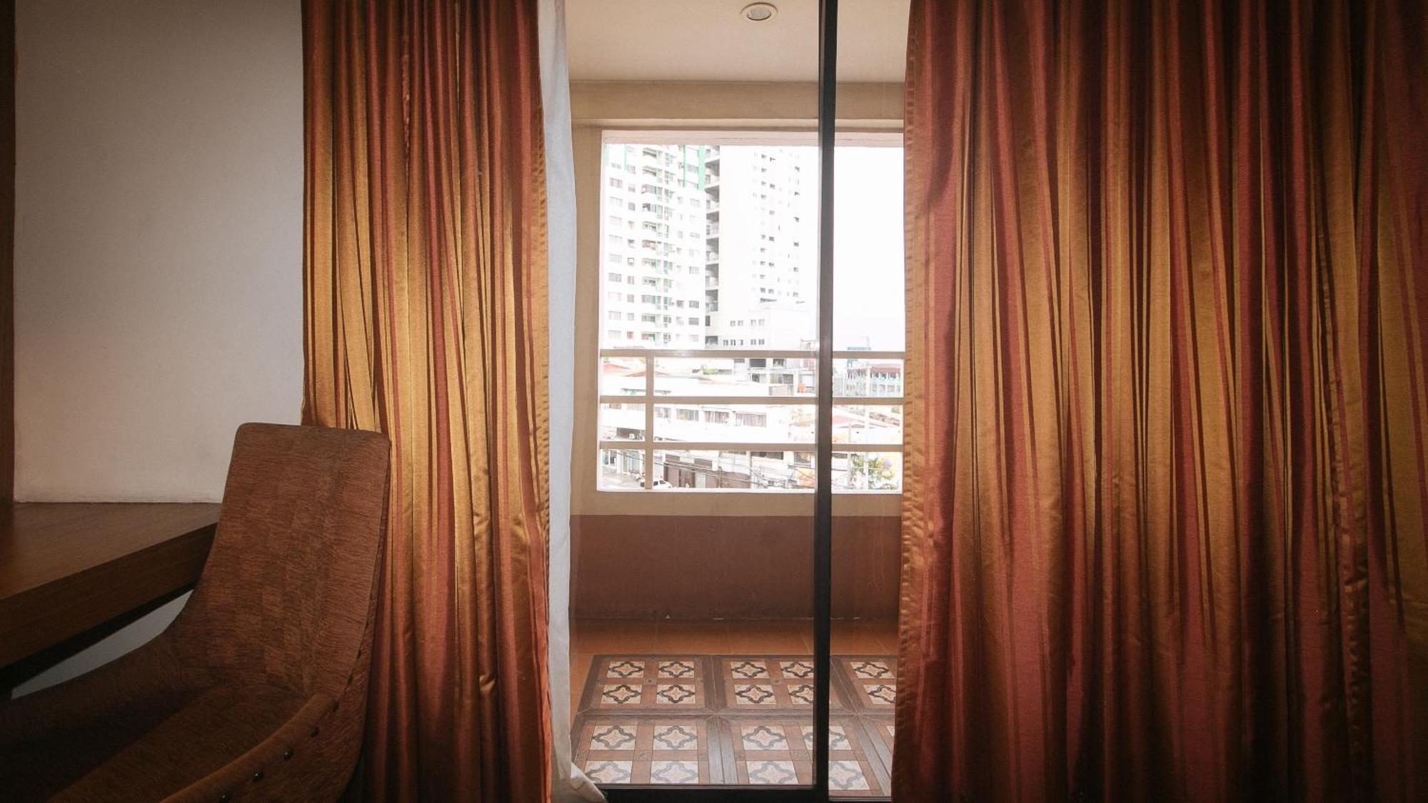 Torre Venezia Suites Quezon City Exterior photo