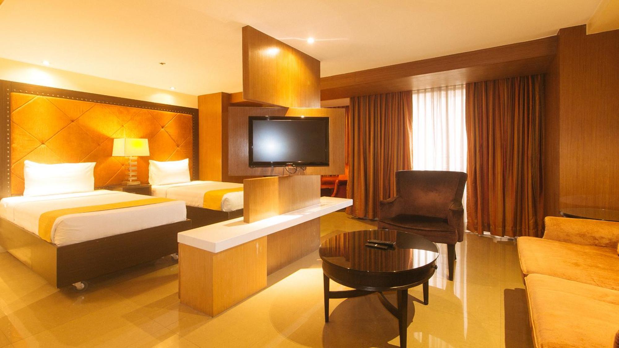 Torre Venezia Suites Quezon City Exterior photo