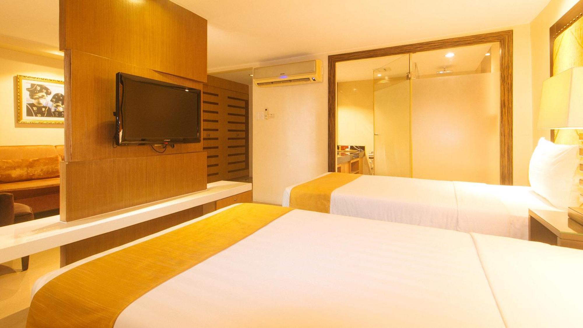 Torre Venezia Suites Quezon City Exterior photo