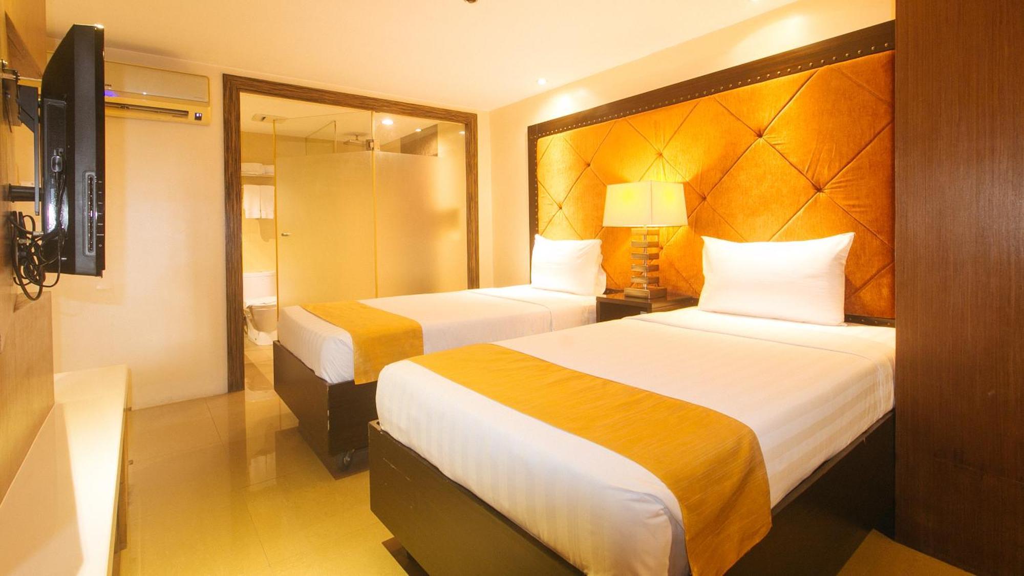 Torre Venezia Suites Quezon City Exterior photo