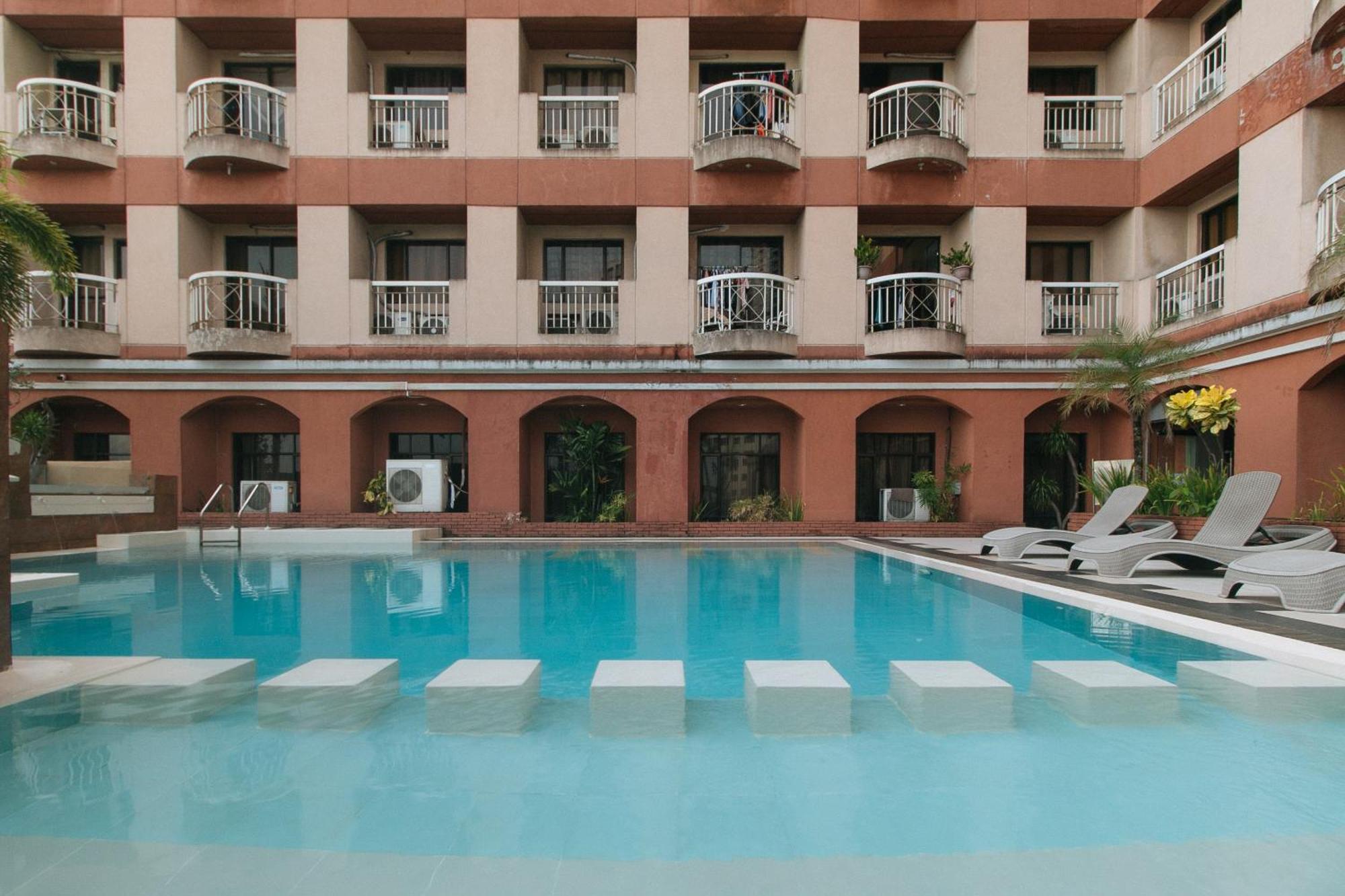 Torre Venezia Suites Quezon City Exterior photo