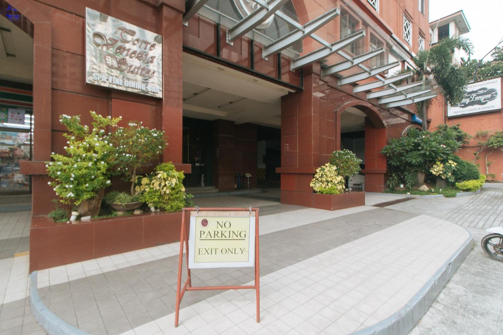 Torre Venezia Suites Quezon City Exterior photo